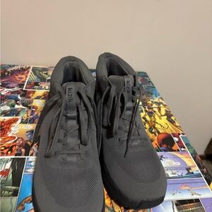 Kizik Men's Black Sneakers